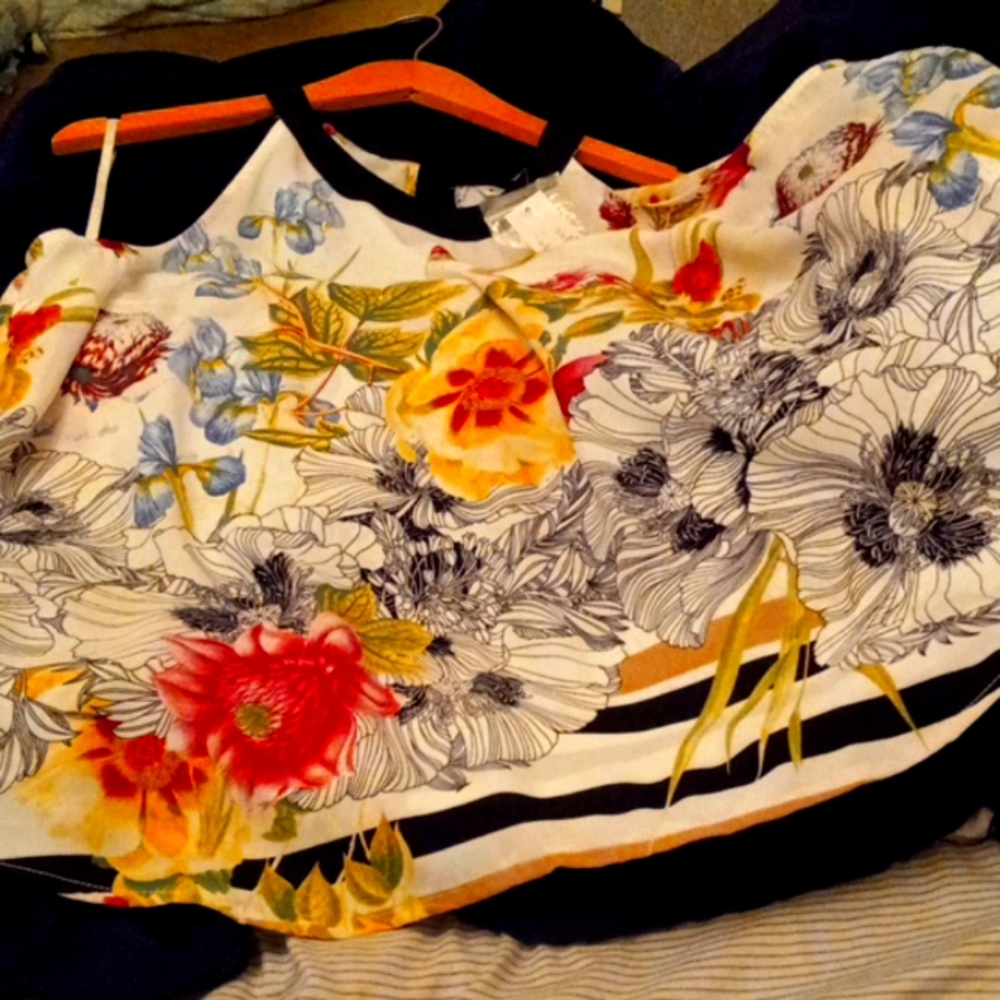 Sleeveless floral shell